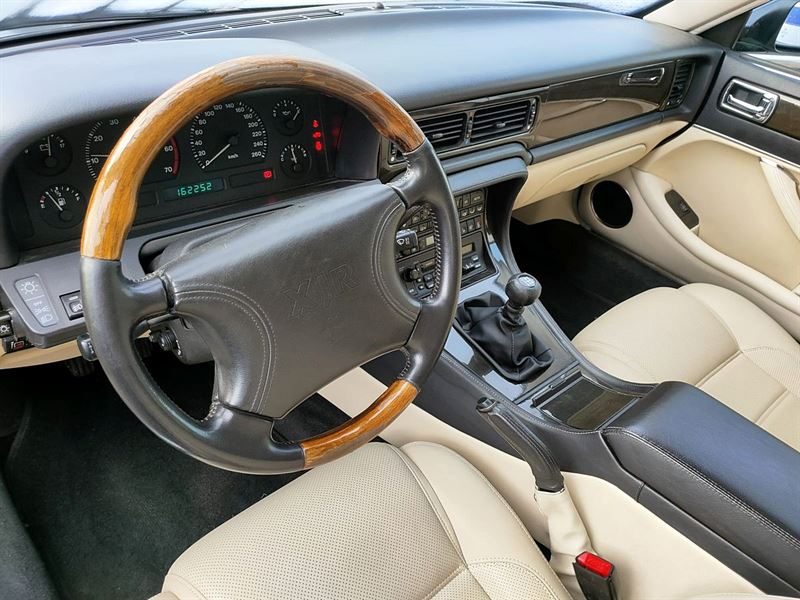 <h1>Jaguar XJR 4.0 Supercharged</h1>